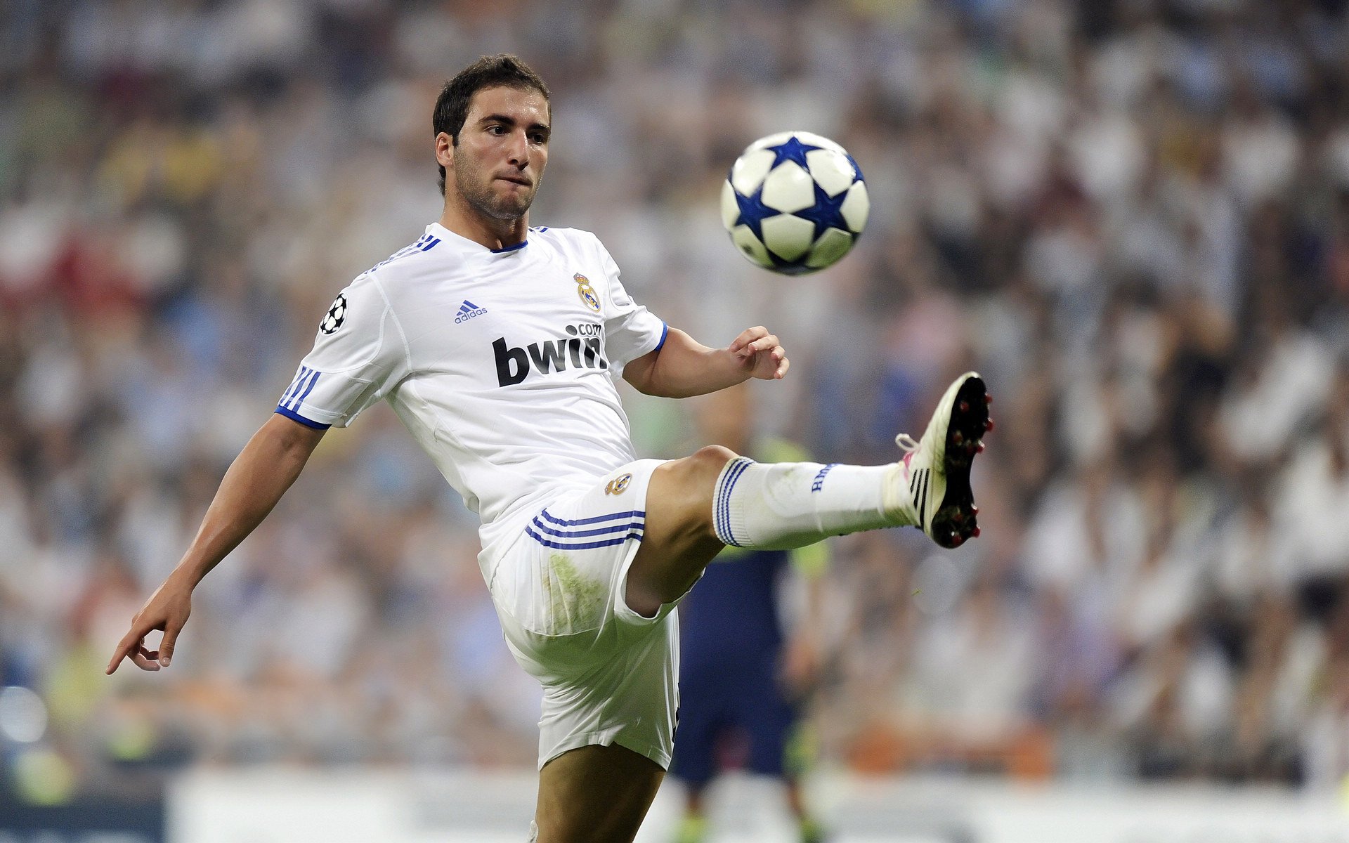 欧国联比赛:塞尔维亚队双杀匈牙利队,欧联杯之王塞维利亚